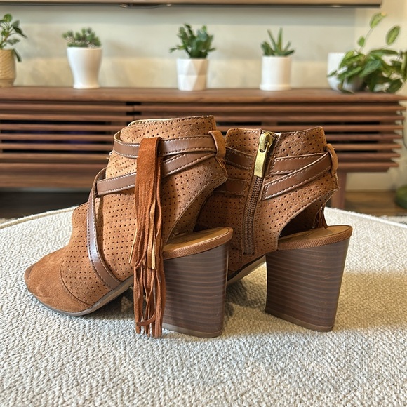 Adorable Tan Suede Ankle Boots - Picture 2 of 6